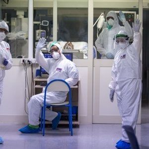 Covid, duemila appalti in 4 mesi la Regione ha speso 45 milioni