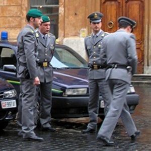 Catania, chiedevano interessi fino al duemila per cento: arrestati due usurai