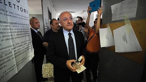 Regionali 2015: finisce 5-2. Pd perde la Liguria, conquista la Campania. Ma è uno stop per Renzi