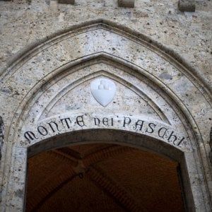 Bankitalia come Renzi: "Le banche taglino il costo del lavoro"