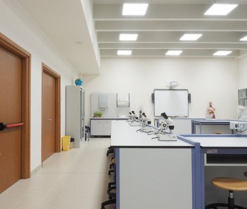Laboratori, serra e caseificio interno: è la nuova scuola Solari di Fidenza
