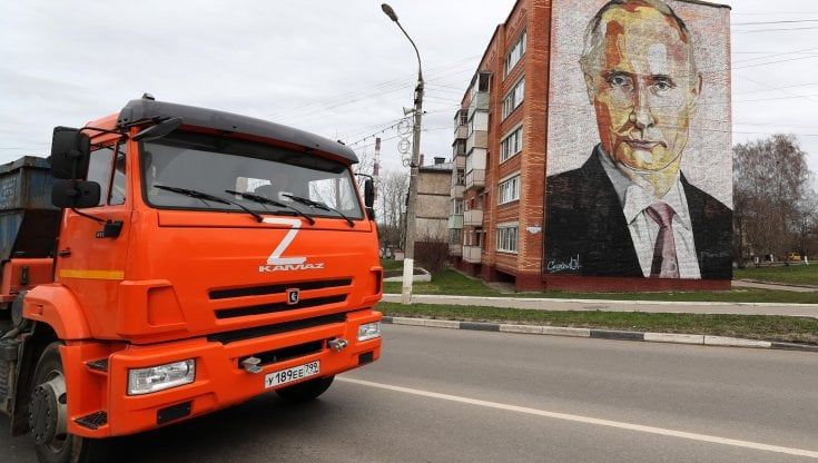 La propaganda dei media di Mosca: missione “pensa positivo”. Ai russi preoccupati basta dire: “Ce la faremo”
