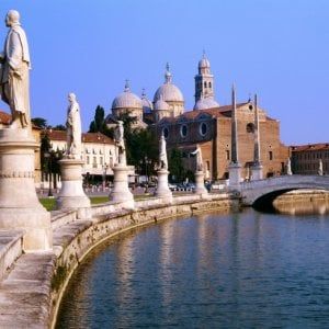 "A Padova non affittano case ai gay e ai napoletani"