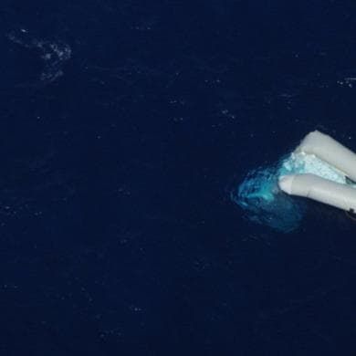 Quell'uomo in mare da 15 giorni che nessuno ha voluto salvare