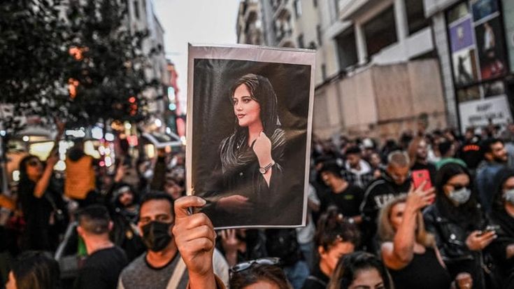 L’ipocrisia della sinistra verso le donne iraniane: la libertà è anche un nostro diritto, non un valore occidentale