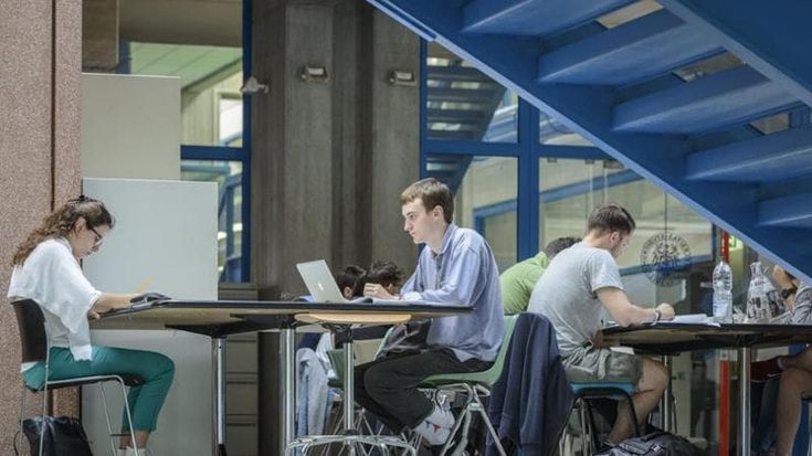 Laurea sbagliata, nel posto sbagliato. Un’analisi del (mancato) incontro tra domanda e offerta di lavoro