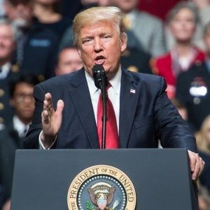 Trump propone maxi tagli alla spesa pubblica: -31% all'ambiente. 52 miliardi in più per la Difesa