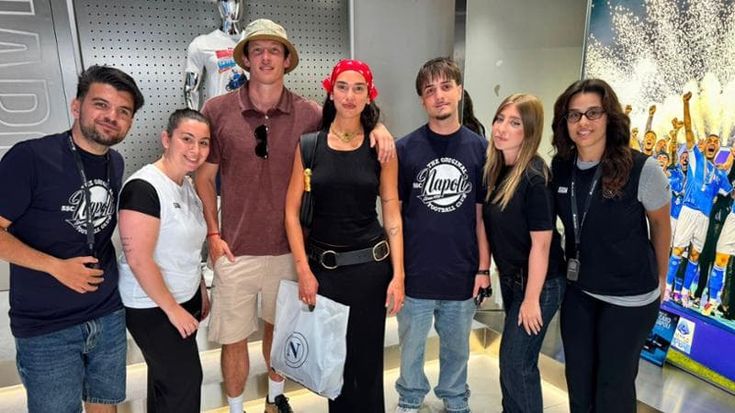 Dua Lipa, viaggio di nozze a Napoli