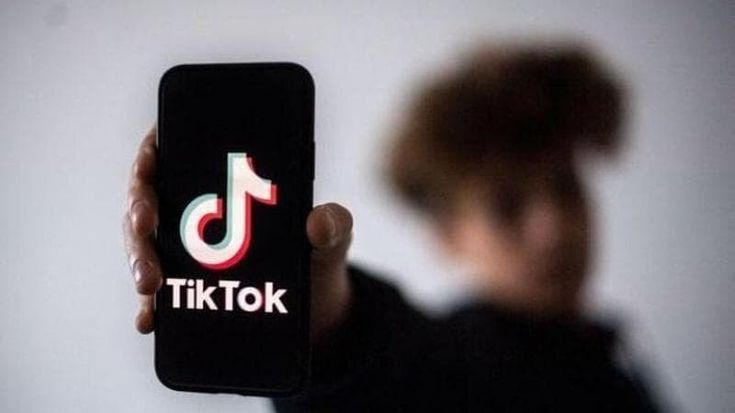 Allarme negli Usa: gli spot su TikTok degli influencer fanno volare gli steroidi tra i ragazzi