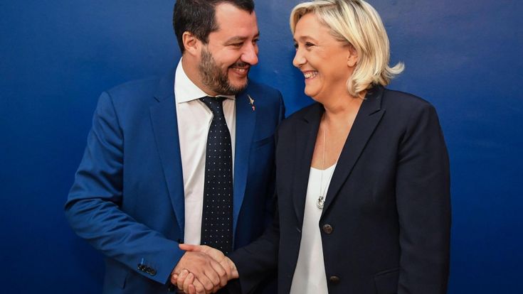 Salvini in bilico tra Le Pen e la Baviera