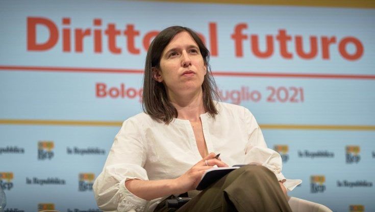 Elly Schlein: "A sinistra serve una visione, le alleanze vengono dopo. Ma senza perdere tempo"