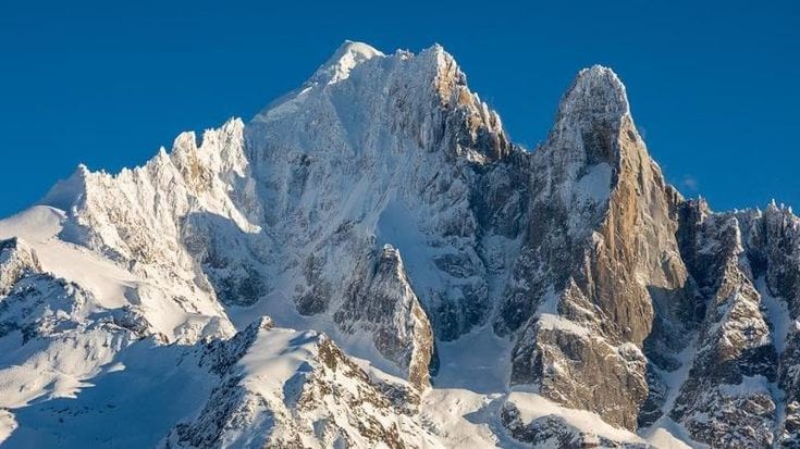 Un alpinista di 32 anni precipita in un canalone sul Monte Bianco e muore