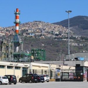 La Regione Basilicata sospende l'attività del Centro Oli dell'Eni per 'inadempienze'