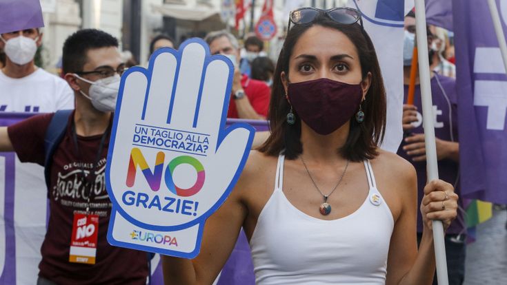 In piazza per il No: “Qui per difendere la Costituzione”