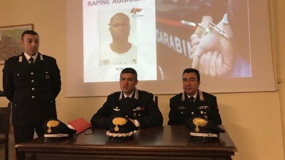 Rapine e pestaggi in centro e nel parco Ducale: arrestato dai carabinieri l'autore