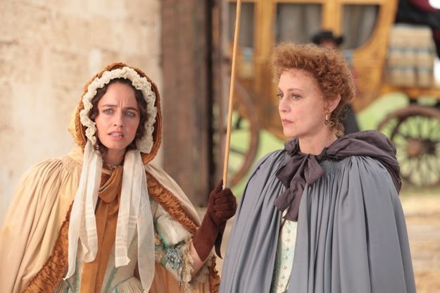 Oltre ai quattro moschettieri, la regina Buy, l'ancella Gioli e Milady
