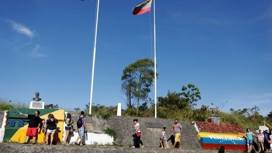 Il Brasile chiude la frontiera settentrionale per fermare l'esodo dal Venezuela