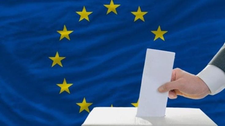 Sondaggi politici. Cala la fiducia nel governo: Fratelli d’Italia ai minimi, Forza Italia insidia la Lega. Pd in risalita ai danni dei 5S