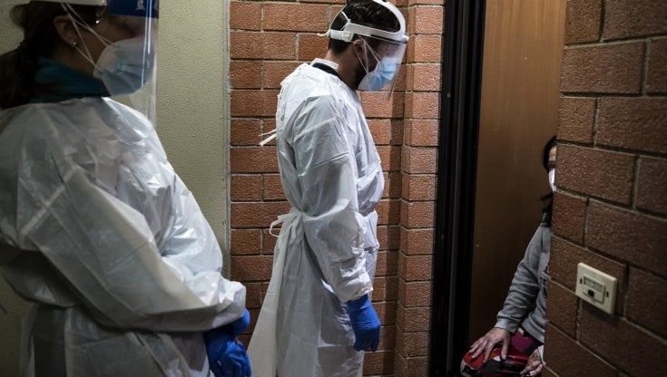 Eparina no, cortisone dopo 72 ore: ora è unica la ricetta per chi si cura a casa