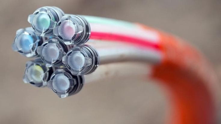 Parte il bando da 700 milioni per portare internet veloce a 1,8 milioni di indirizzi civici