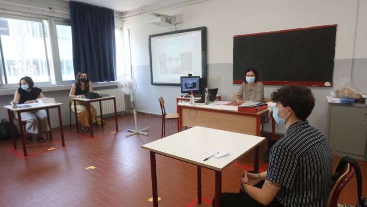 Sicilia, nelle scuole superiori è boom di rimandati: esami estivi per 25mila