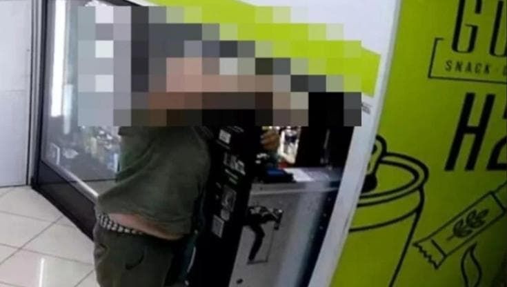 Gela: Raid notturno al distributore H24, bottino di pochi spiccioli, 2.500 euro di danni