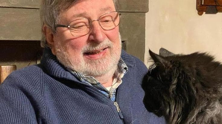 Il libro postumo di Guccini raccontato da lui: “Tutto cominciò con una ragazza in bicicletta”