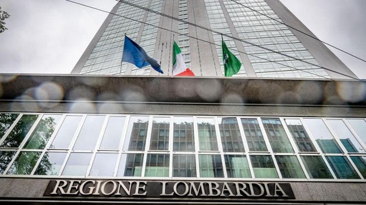 Stretto di Hormuz bloccato, i materiali non arrivano: si ferma il restauro del Pirellone