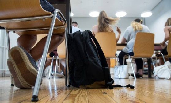 Ritorno a scuola dopo tre mesi. "L’istruzione insiste su un modello che non esiste più"