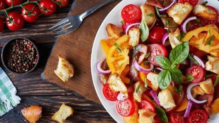 Tuscan panzanella: a traditional dish made from leftovers
