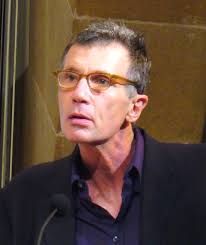 Michael Cunningham: "La Chiesa e i gay, è tempo di chiedere perdono al mondo"