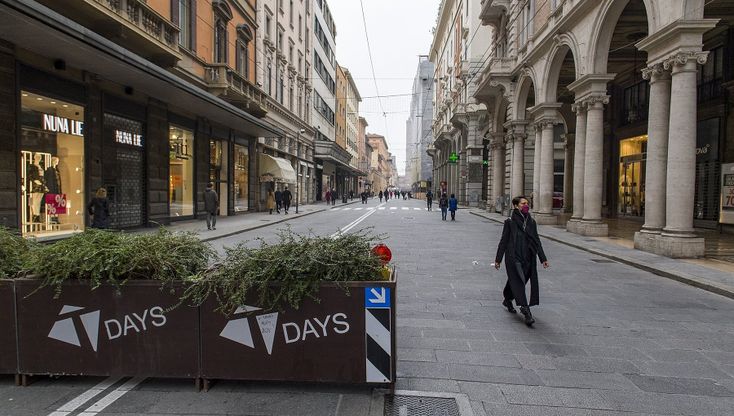 Bologna, la prima domenica arancione