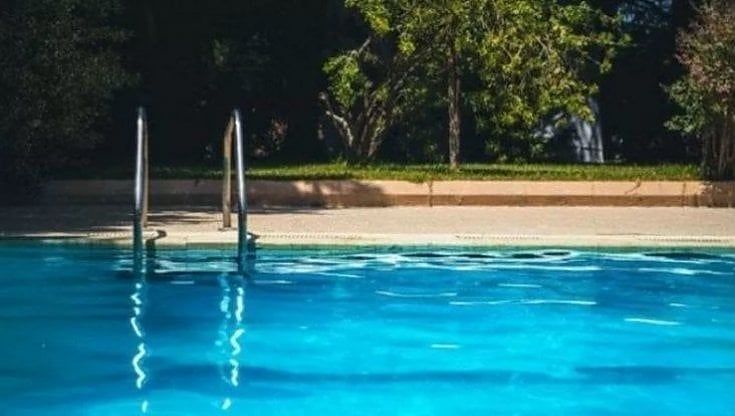 Morto il 12enne caduto in piscina nel Foggiano: aveva riportato danni cerebrali. "Riposa in pace piccolo angioletto"