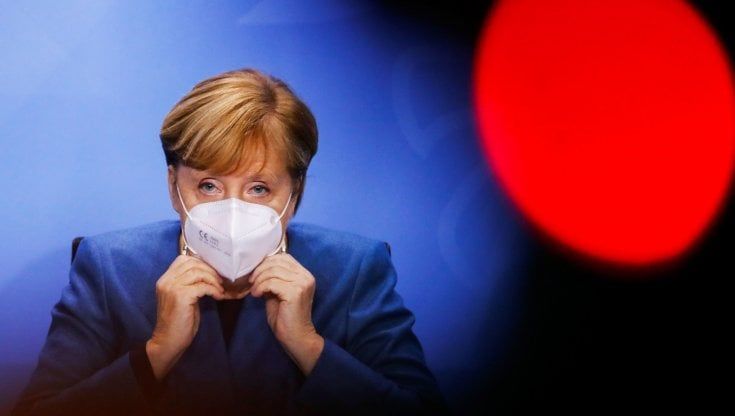 Germania, "lockdown light" dal 2 novembre. Merkel: "Situazione molto seria"