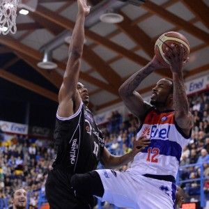 Basket, serie A: Brindisi e Reggio Emilia vincono e volano in testa