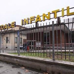 Alessandria, bimba di due anni ingerisce hashish e finisce all'ospedale