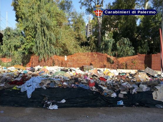La baraccopoli sulle sponde del fiume Oreto