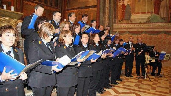 <span> </span><span>Altro che viabilit&agrave;, i vigili cantano nel coro o fanno rappresentanza nei saloni del Comune </span>