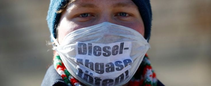 Attacco al diesel: il tribunale tedesco dà il via ai blocchi. Roma batte tutti: "Fuori dal centro dal 2024"