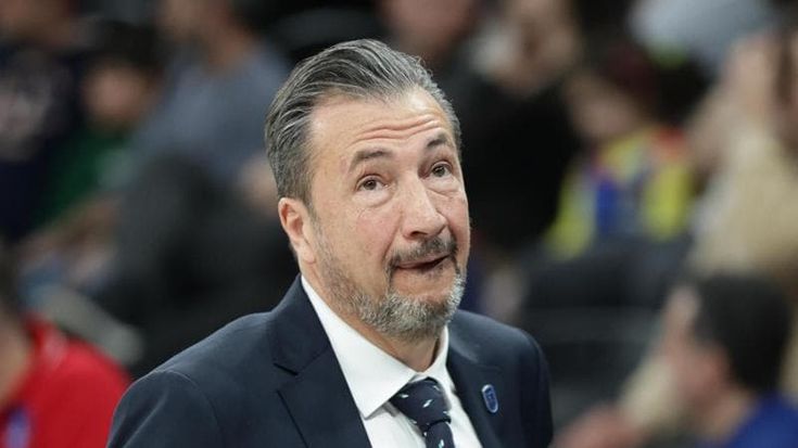 L’Italia del basket riparte da Banchi, il coach giramondo per riaccendere l’azzurro