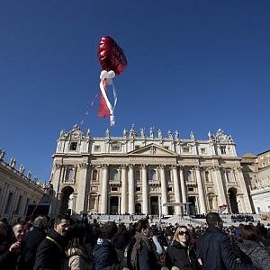 "Io, ex ragazza madre, sarò sposata dal Papa". Domenica le nozze di venti coppie in Vaticano