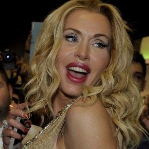 Non restitu&igrave; i gioielli da 170mila euro al suo ex assistente: assolta Valeria Marini