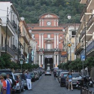 Comune Sarno revoca cittadinanza onoraria a Mussolini