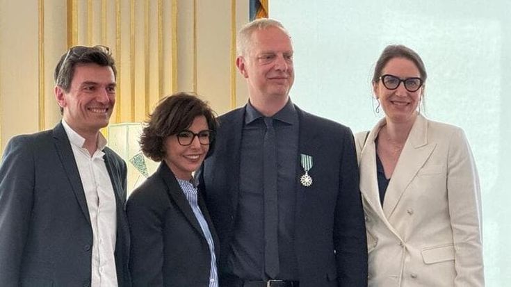 Antonio Scurati Cavaliere a Parigi. La ministra Rachida Dati: “Cosa ci insegnano i suoi libri”