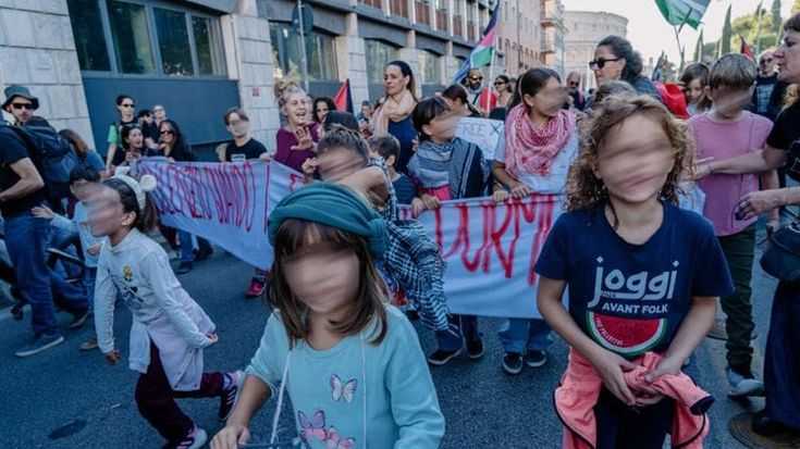 Alessandro Baricco: l’addio al Novecento dei ragazzi nelle piazze