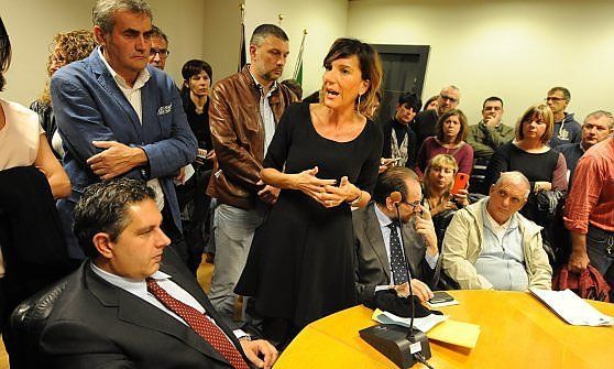 Regione Liguria, la Lega blocca il taglio degli stipendi, Pd e sinistra dal Prefetto 
