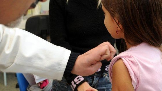 Vaccini, in Emilia-Romagna una task-force anti obiezione