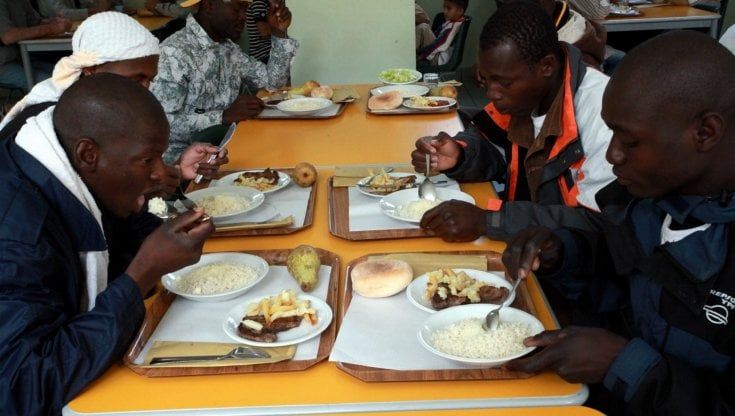 La pandemia frena l'immigrazione. Per la prima volta dopo 20 anni in calo la presenza di stranieri in Italia