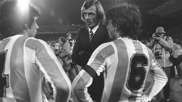 Gli 80 anni di Menotti: “Il pallone è poesia, si gioca come si vive ma c’è spazio per tutti”