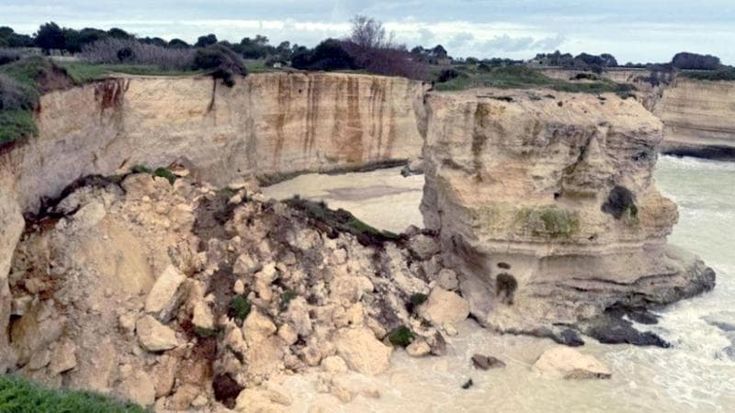Non solo Arco degli innamorati: dalle Dolomiti alla Sicilia, viaggio nell’Italia che si sbriciola